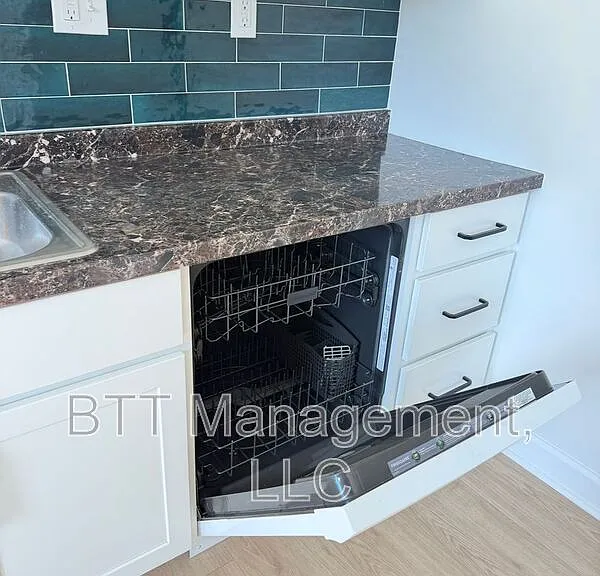 4013 38th St #301 — Photo 6