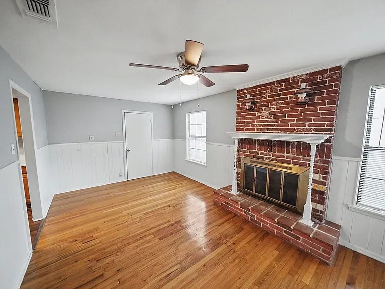 12715 Middle Ln — Photo 17