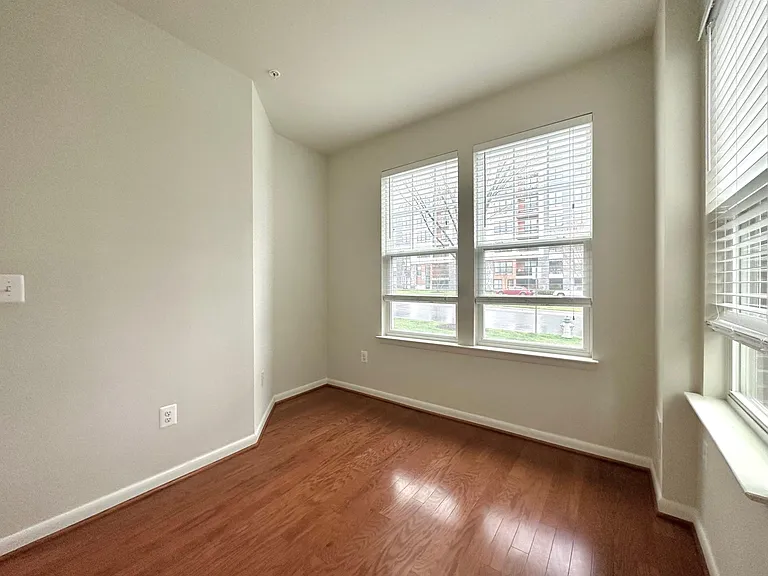 127 Decoverly Dr — Photo 41