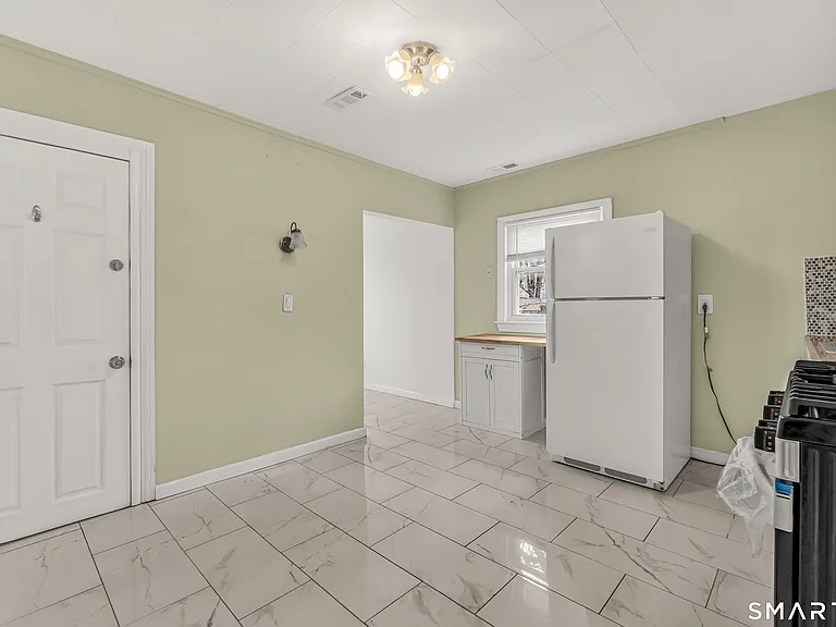 1504 Iranistan Ave — Photo 11