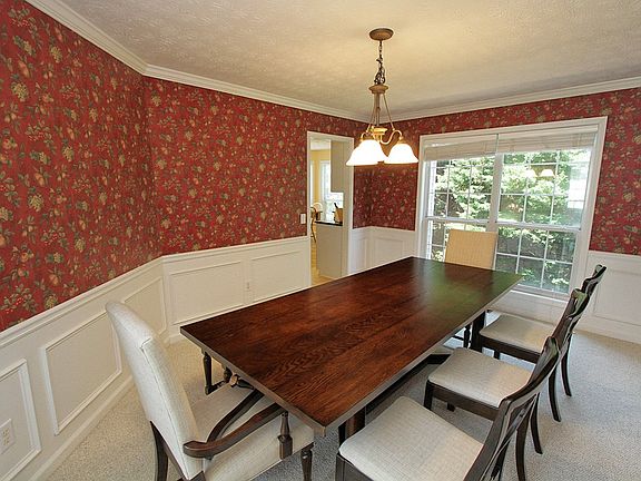 5th image of 898 Whitehaven Ct
