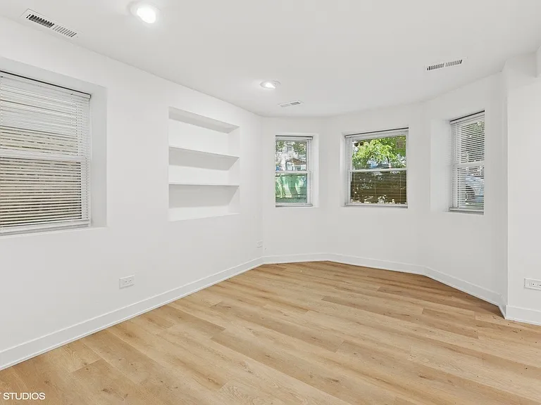 2839 N Christiana Ave #B — Photo 5