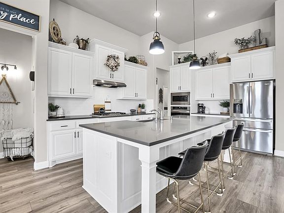 5th image of 1205 Livorno Dr