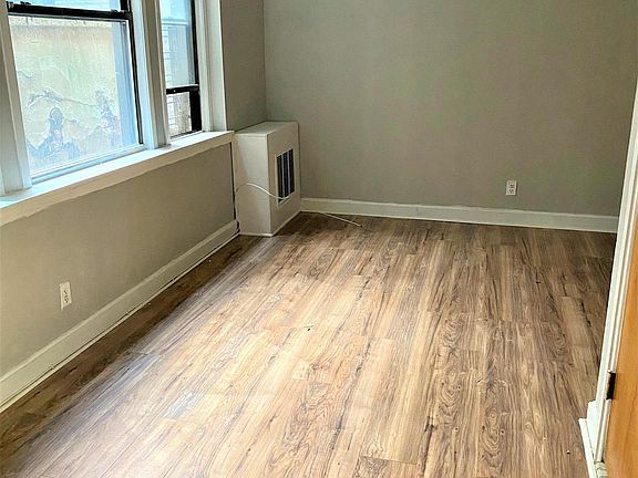 4th image of 1321-23 Spruce St #1E