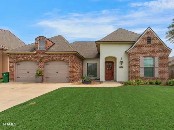 301 Harvest Ln, New Iberia, LA 70563