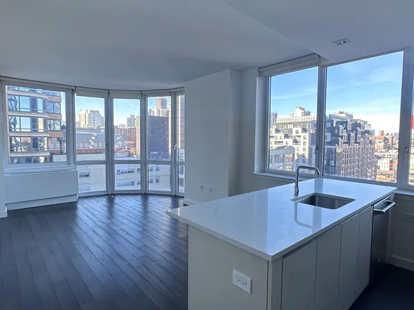 309 Gold Street image 1 of 12