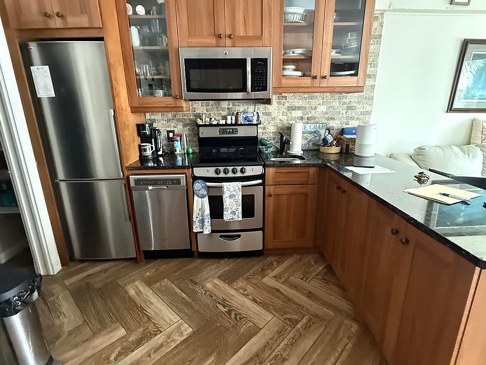 2nd image of 502 Sunsuite