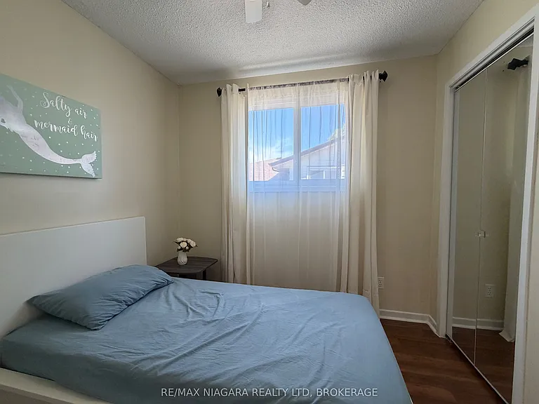 27 Nottingham Ct #UPPER — Photo 15