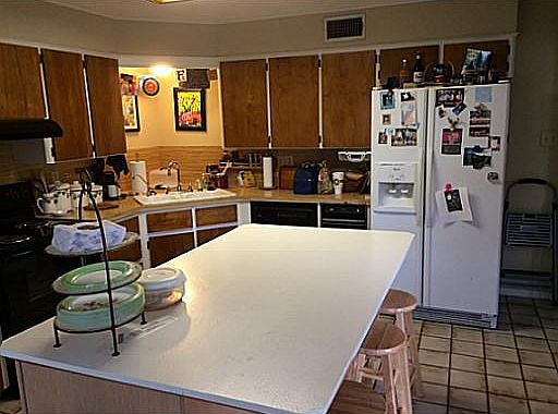 4th image of 8619 Rosewood Dr