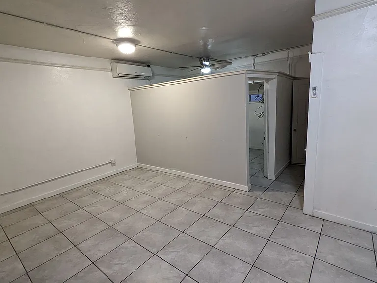560 S Madison Ave — Photo 5