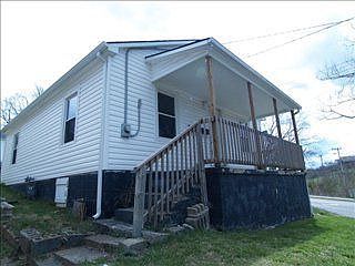 2nd image of 218 Tates Creek Ave