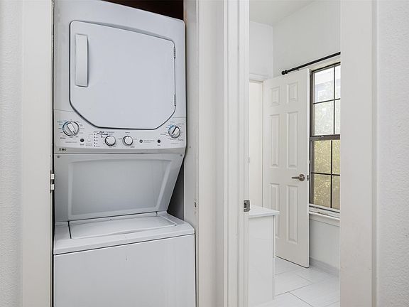 5th image of 2509 Pearl St APT 5