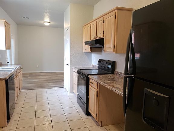 4th image of 4009 SW Hickory Ln