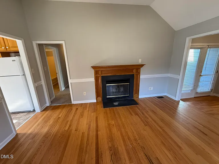 405 Avent Cir — Photo 6