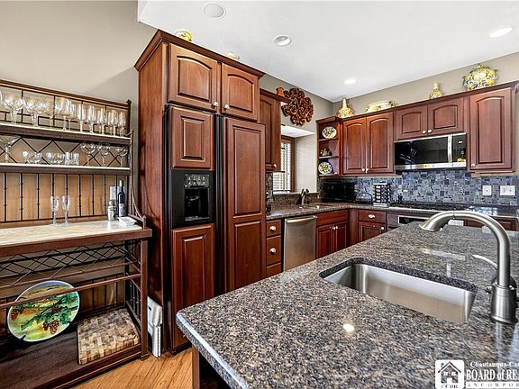 5th image of 8303 Canterbury Dr