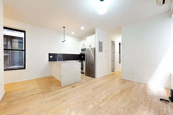 Rented by 346 Realty Group LLC | media 17