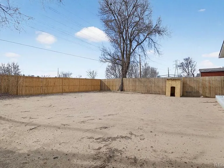 811 Plum Ave — Photo 15