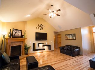 1058 S Blackwood Rd, Springfield, MO 65802