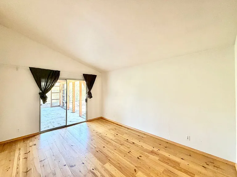 22988 Joaquin Ridge Dr — Photo 14