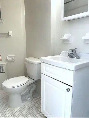 Rented by City Connections Realty | media 15