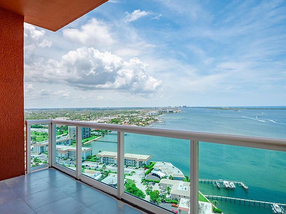 2nd image of 2650 Lake Shore Dr Unit 1902