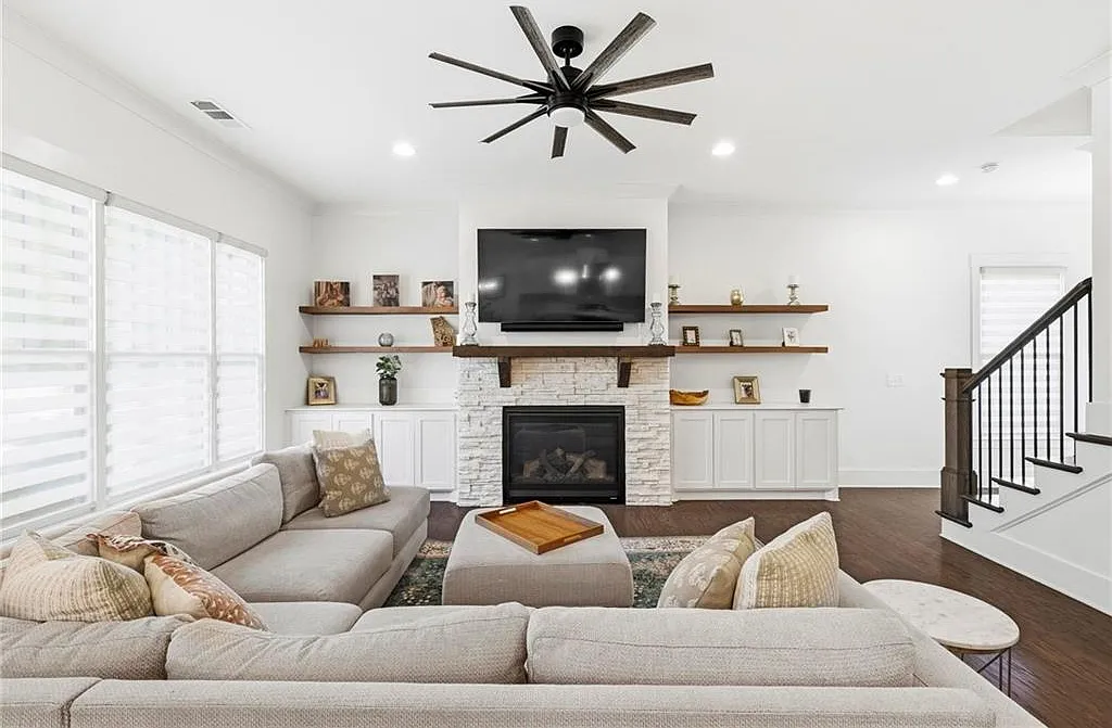 5 bed, 3.5 bath, 2971 sqft, $6,000 — Photo 4