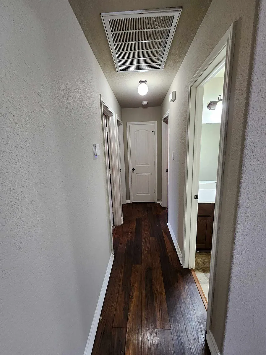 Building Photo - 6212 Castle Gap Dr