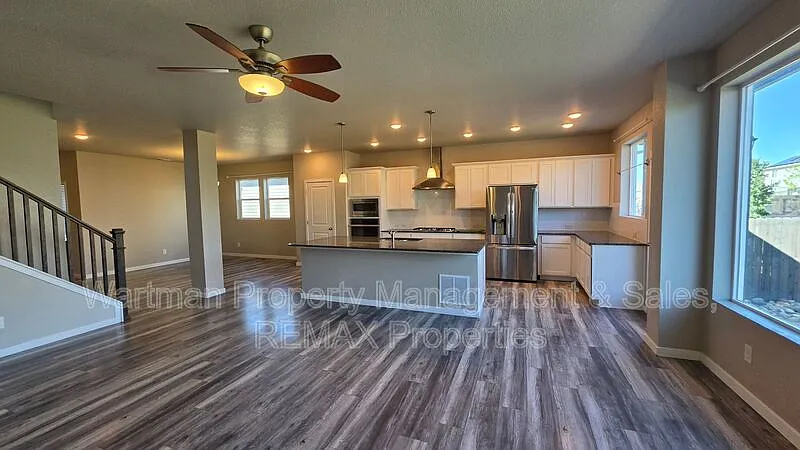 4 bed, 4.0 bath, 4022 sqft, $3,300 — Photo 3