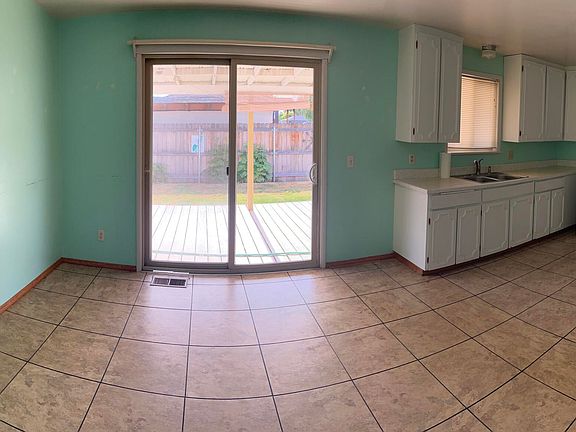3rd image of 1085 NE Wilshire Dr
