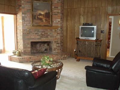 4th image of 2112 Tampico Dr