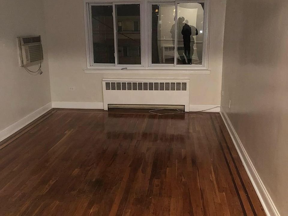 2nd image of 3216 Radcliff Ave