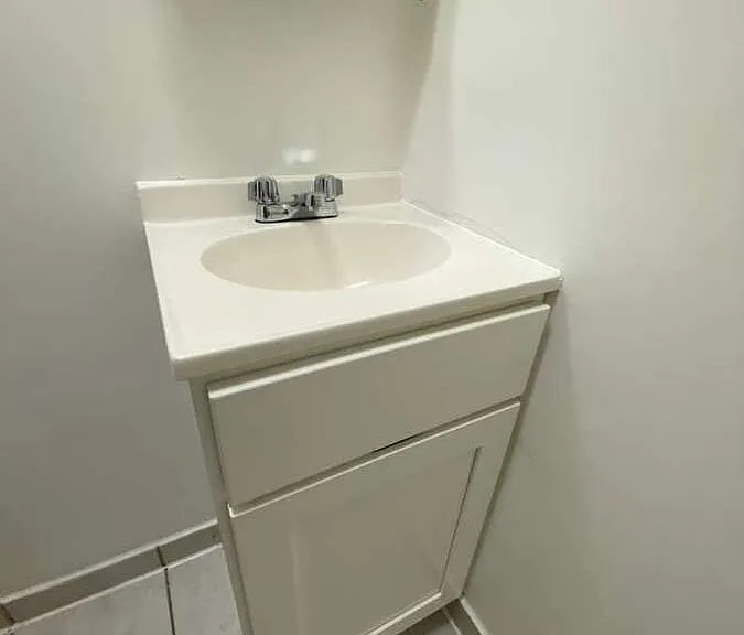 16 Saratoga Ave — Photo 1