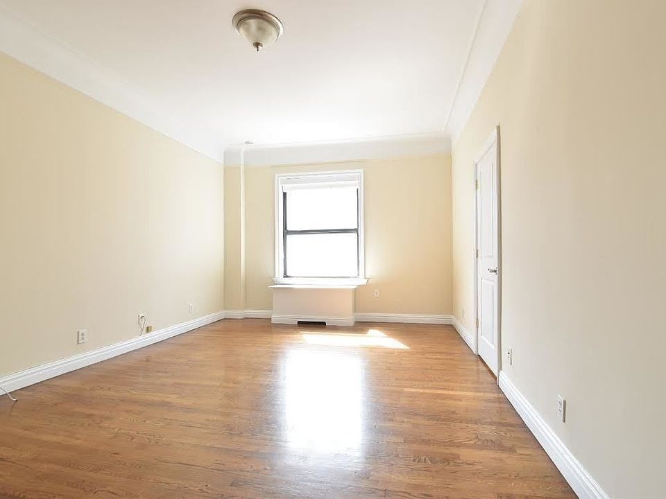 1st image of 2350 Broadway #609