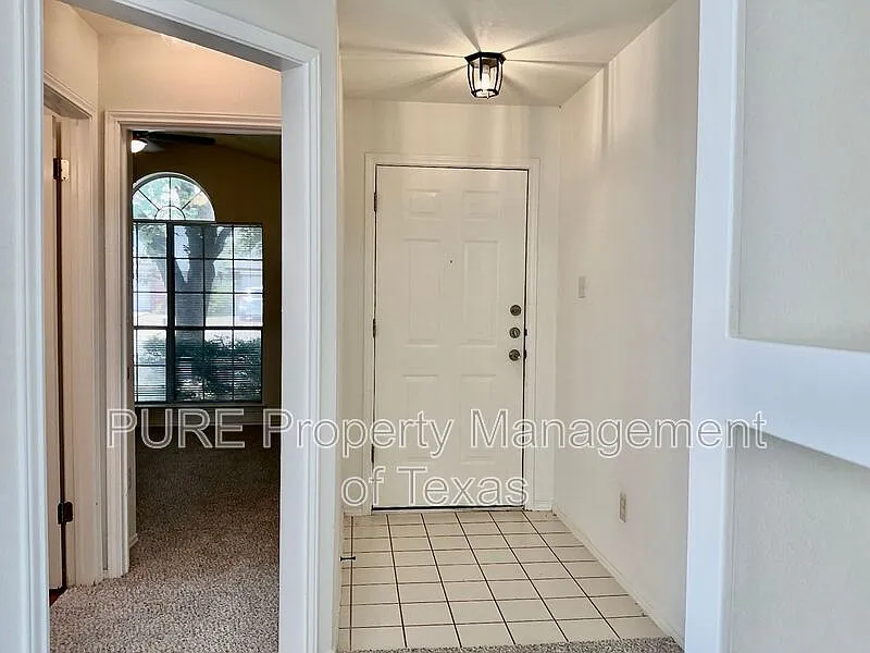 3 bed, 3.0 bath, 1769 sqft, $2,150 — Photo 2