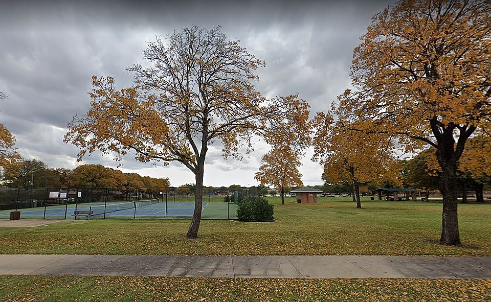 2nd image of 438 Park Bend Dr