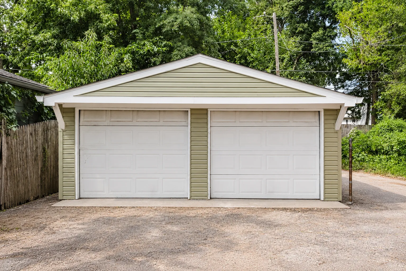 3 bed, 1728 sqft, $2,150 — Photo 3