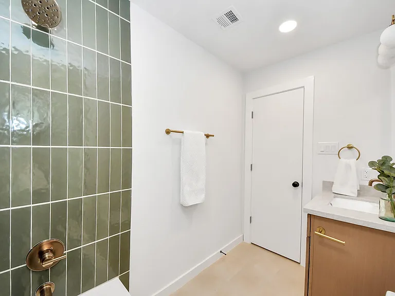 5946 Willowbend Blvd — Photo 33