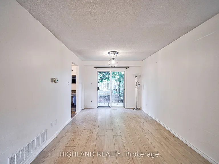 6455 Tisler Cres — Photo 7