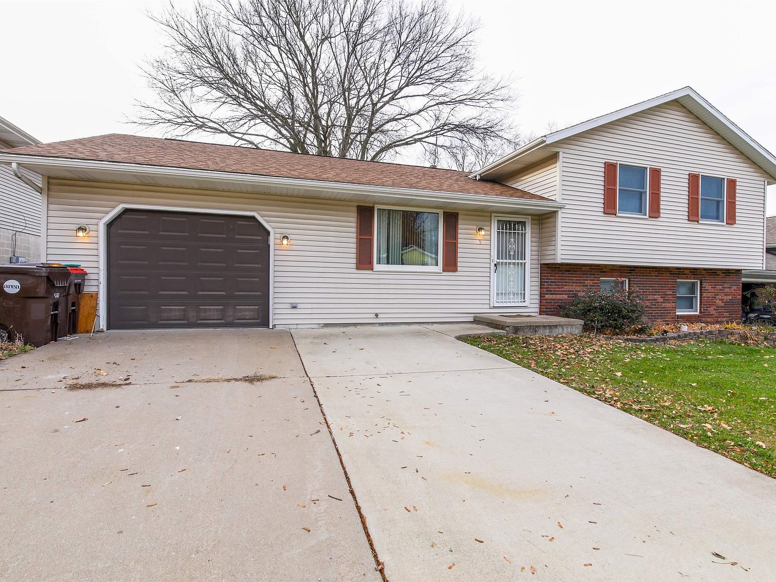 5 Eleanor Ct, Creve Coeur, IL 61610 Zillow