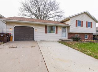 5 Eleanor Ct, Creve Coeur, IL