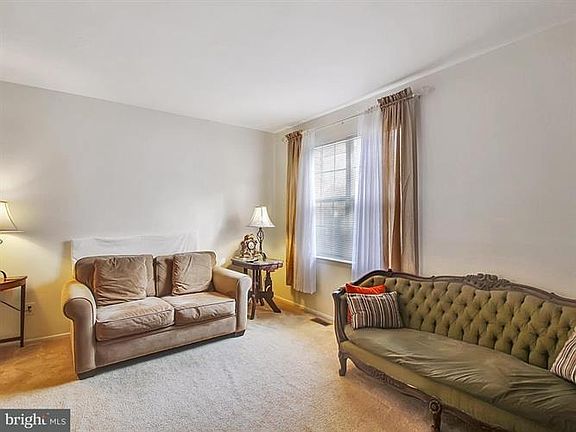 4th image of 19920 Wyman Way