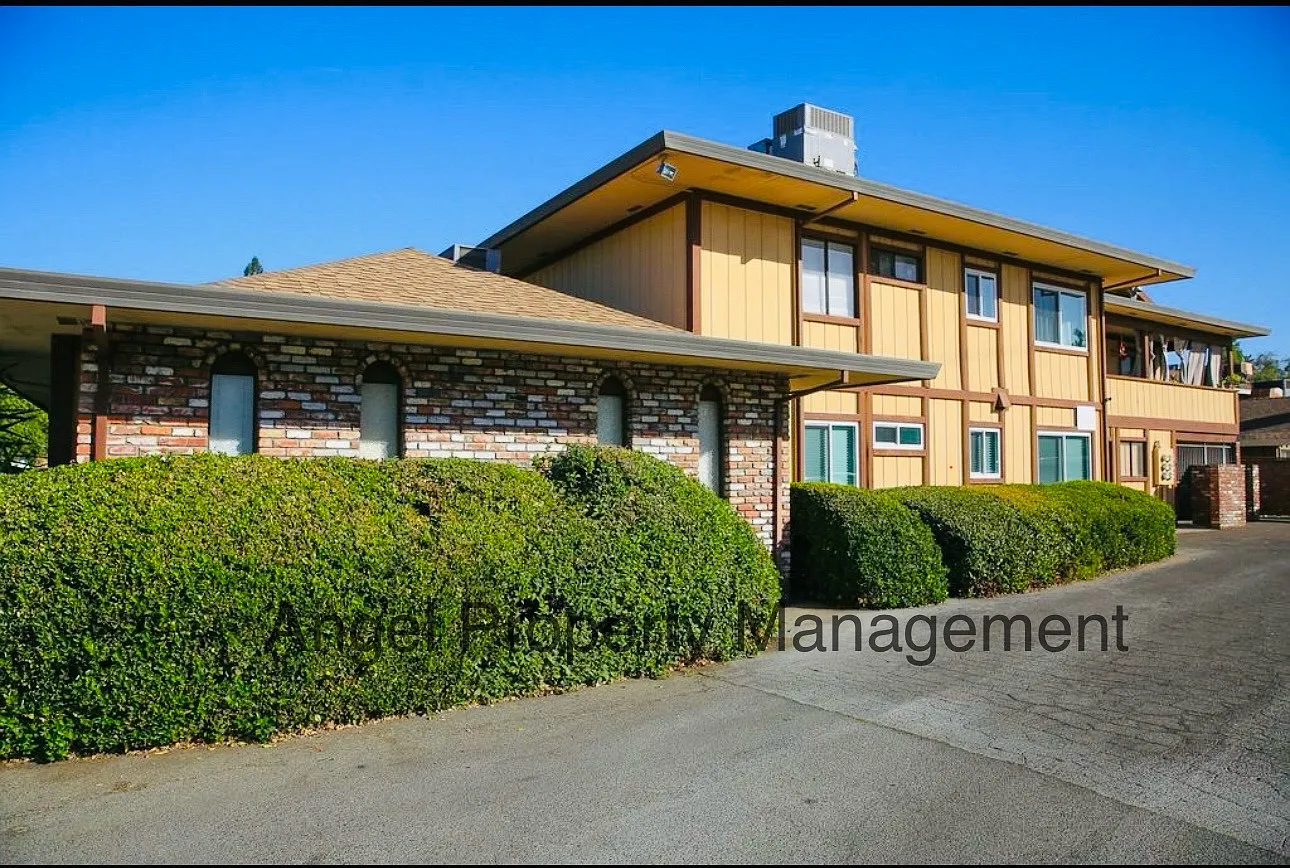 2329 Villanova Circle - 9 — Photo 2