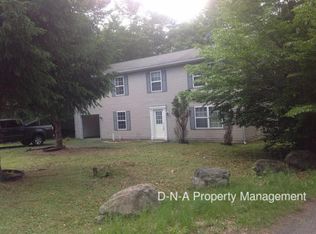 5305 Ledgewood Dr, Tobyhanna, PA
