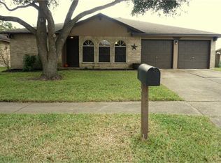 2527 Kings Chapel Rd, Friendswood, TX 77546