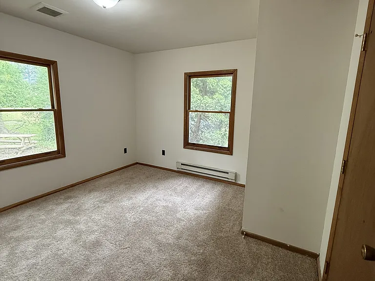 506 Clyde Ave — Photo 9