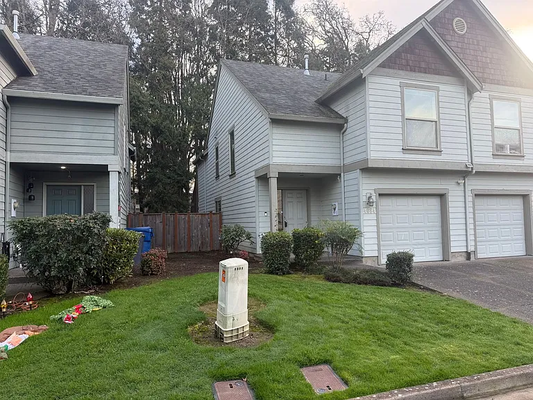 4084 Aden Pl NE — Photo 3