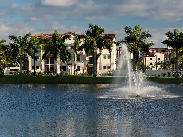 Cortland West Palm — Photo 21