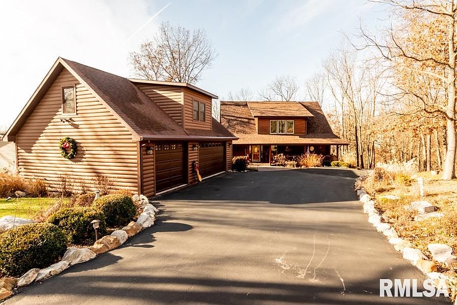 1st image of 158 Poplar Ct