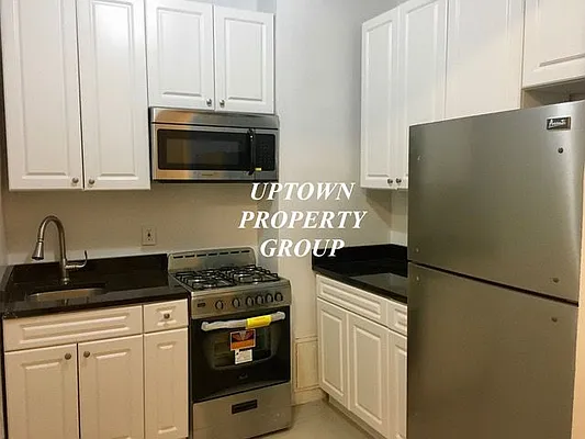 Rented by Uptown Property Group | media 31