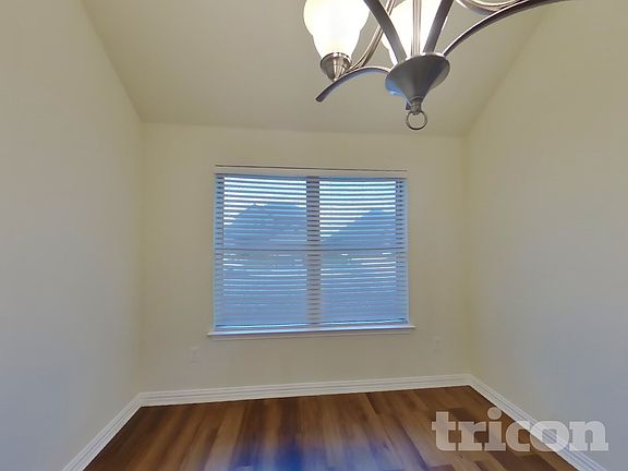 4th image of 1304 Meridian Dr